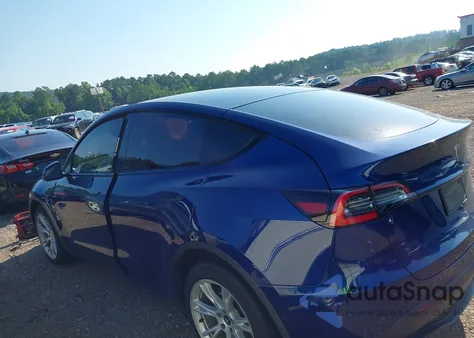 2020 Tesla Model Y Long Range Dual Motor All-Wheel Drive z USA, uszkodzony, nr VIN 5YJYGDEE5LF046424